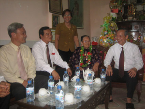 越南政府副总理张永仲向同奈省的党部，政府和人民祝贺新年