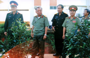 第七军区司令部对同奈省国防军事工作进行检查