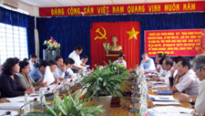 同奈省省委书记陈廷成在春禄县对“三农”进行检查