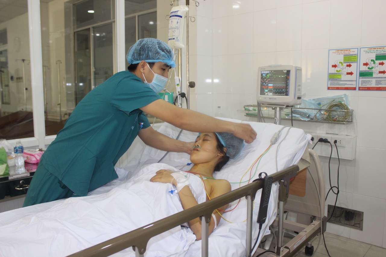 bs cham soc benh nhan.jpg