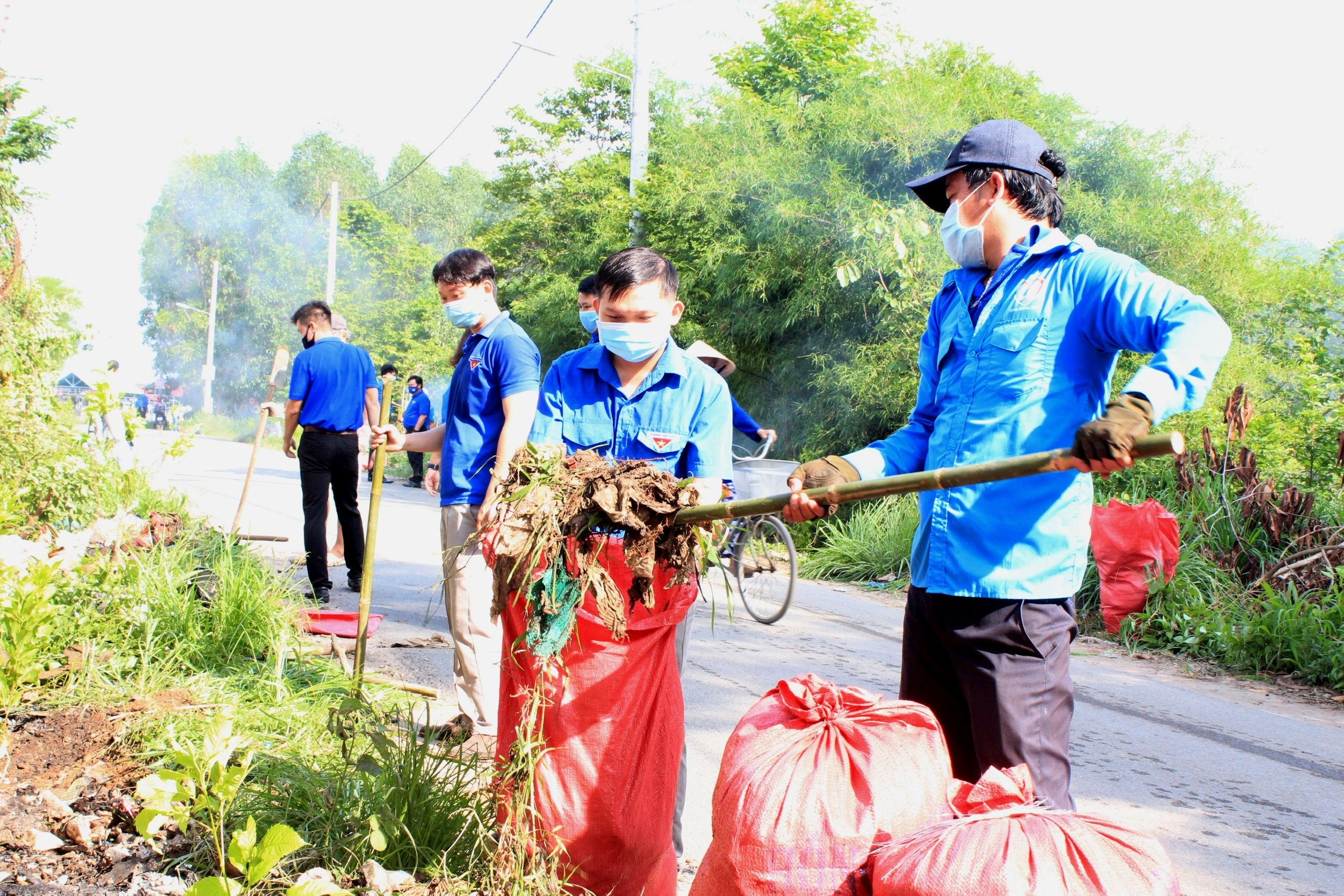 1.1-26-8-2021-tan-Đoàn viên thanh niên tham gia phong trào tình nguyện.jpg