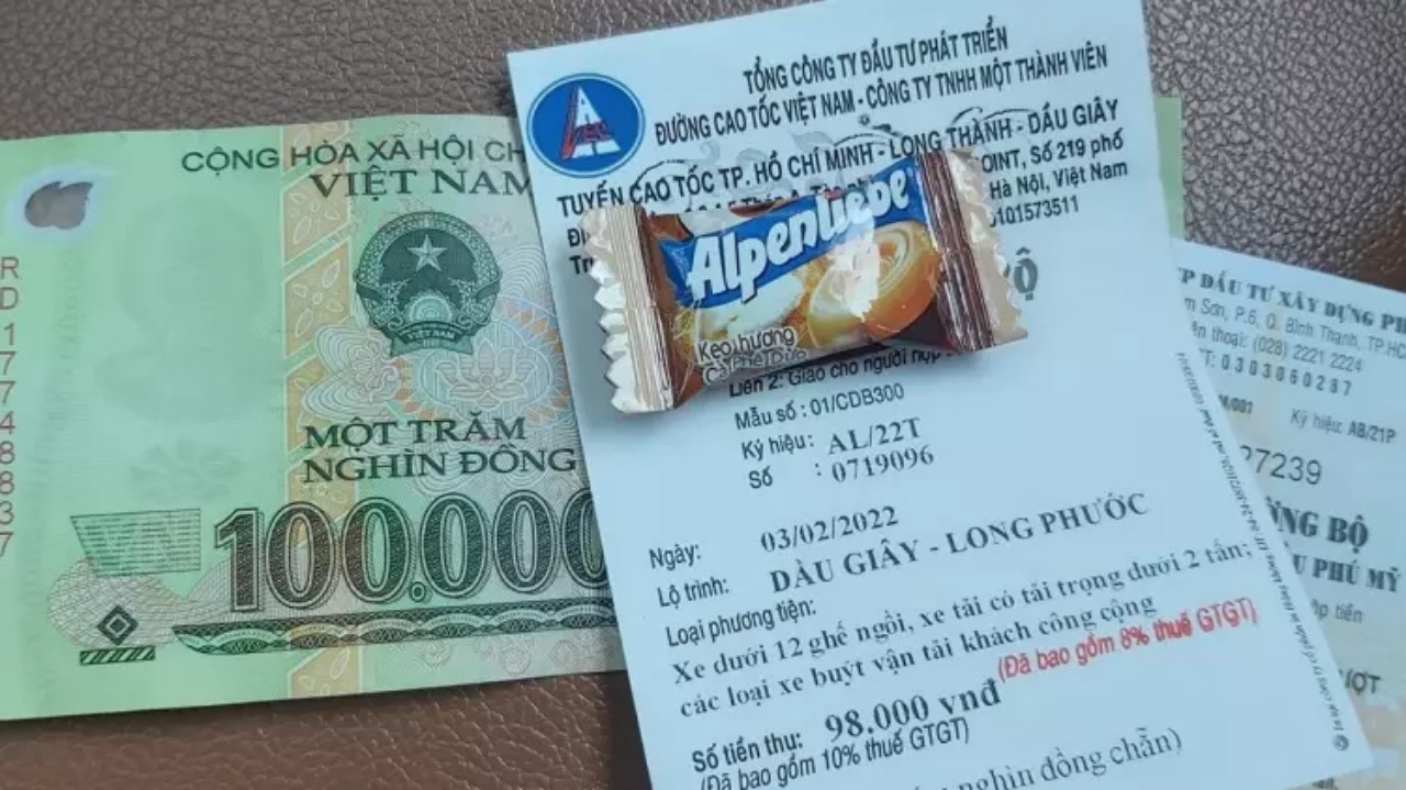 5.1-13-2-22-tan Trả tiền thừa bằng kẹo, có đúng quy định pháp luật.jpg