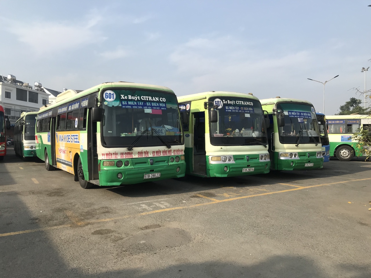 20-3 Xe buýt liên tỉnh gặp khó vì giá nhiên liệu tăng cao.jpg