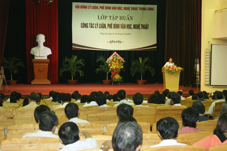 18.7-Khai mạc lớp tập huấn công tác lý luận.jpg