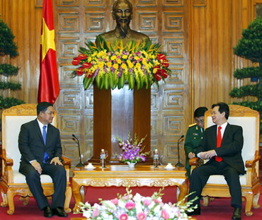 Bantin 9.26 (TN) - Thu tuong Nguyen Tan Dung tiep bo truong Bo quoc phong 2.jpg