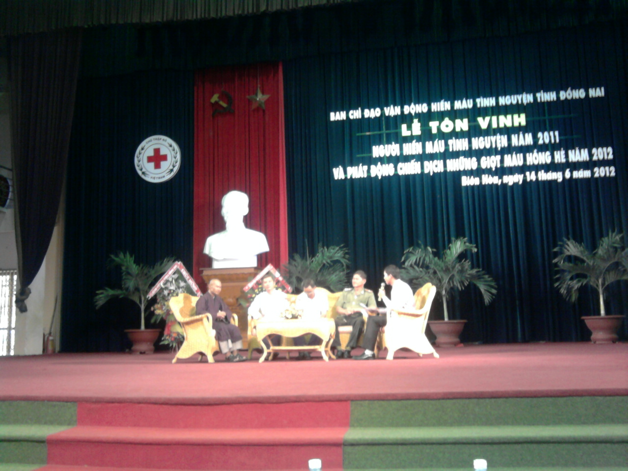 hienmautinhnguyen.jpg