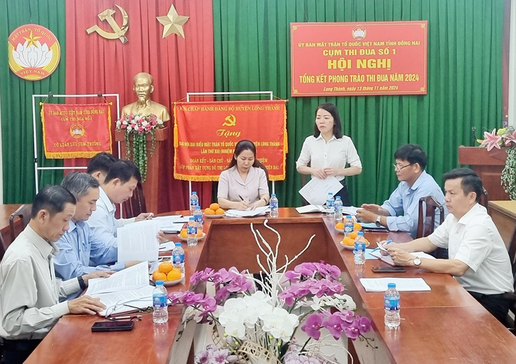 15-11 thi dua mat tran cum 1.jpg