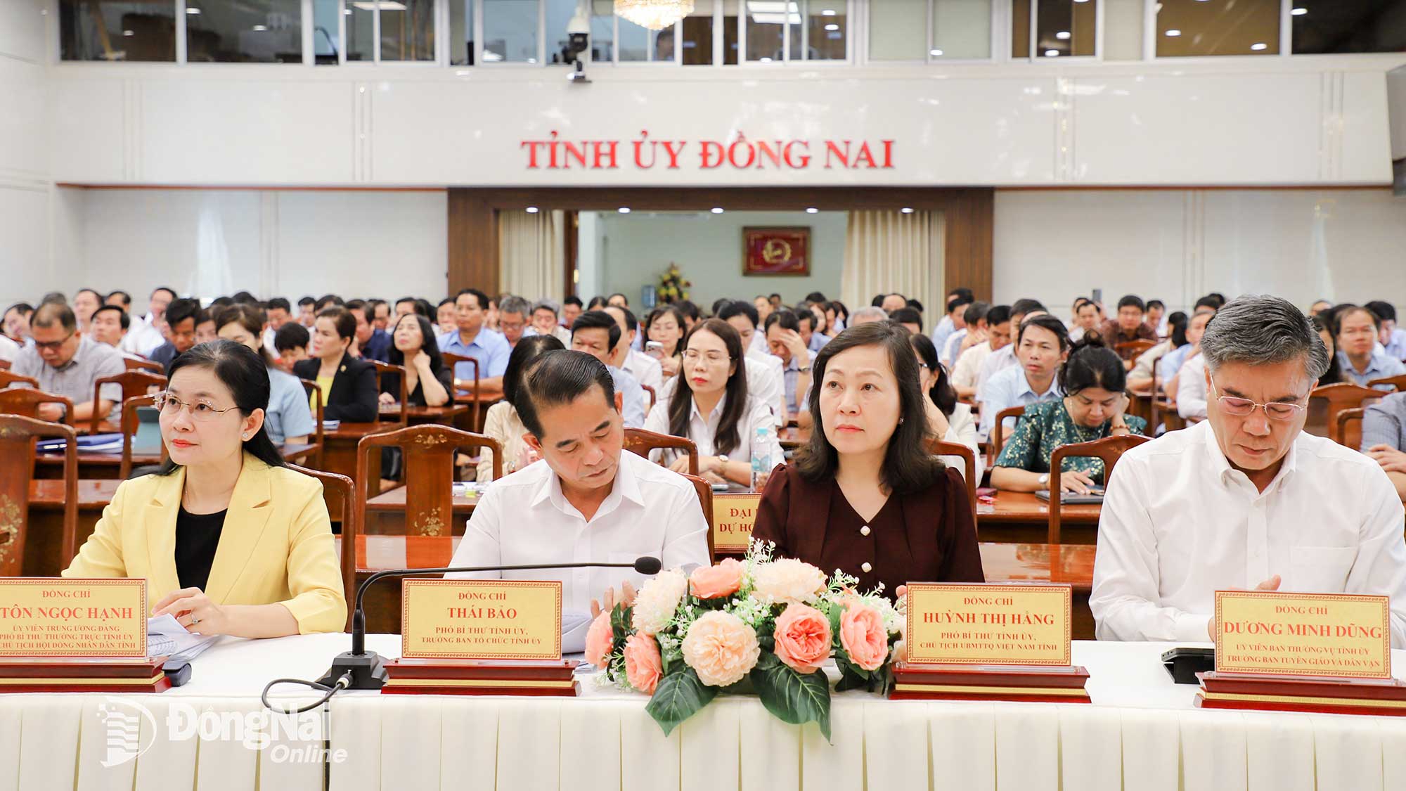 lanh dao 20260225120338 20260225130429