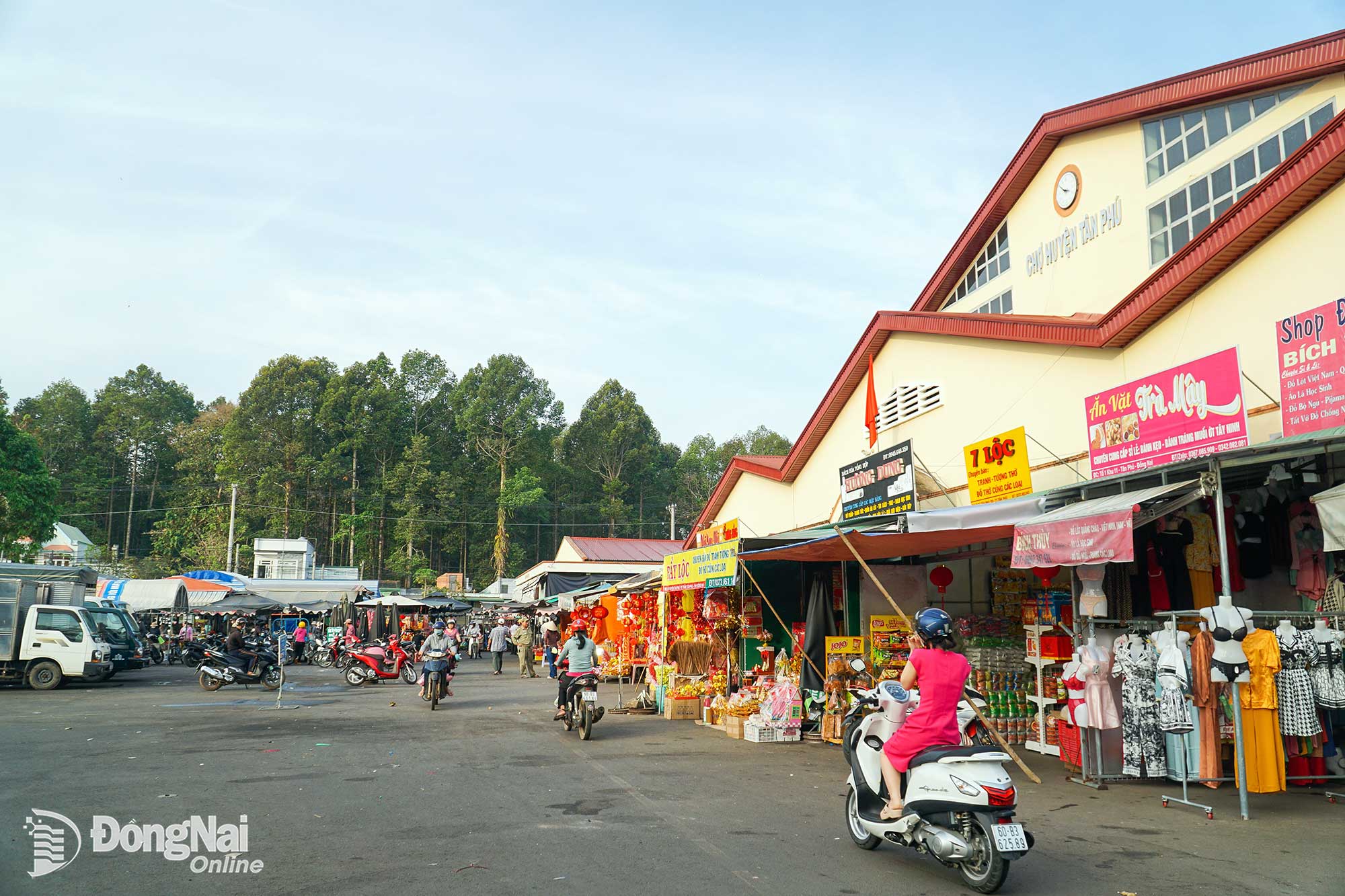 mot goc cho tan phu 20260331145618 20260331180904