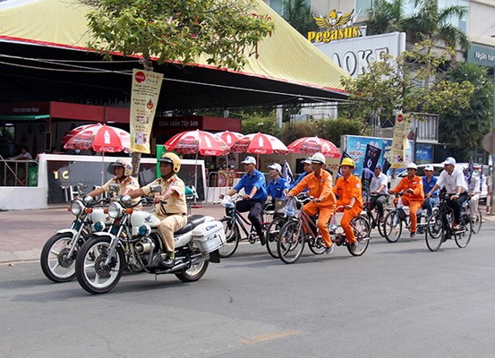 040419-DieuHanhHuongUngGioTraiDat -5.jpg