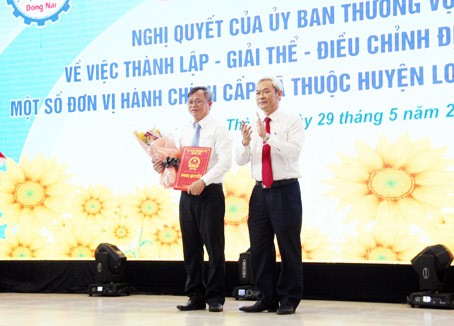 010619-CongBoThanhLapGiaiTheXaPhucVuDALongThanh.jpg